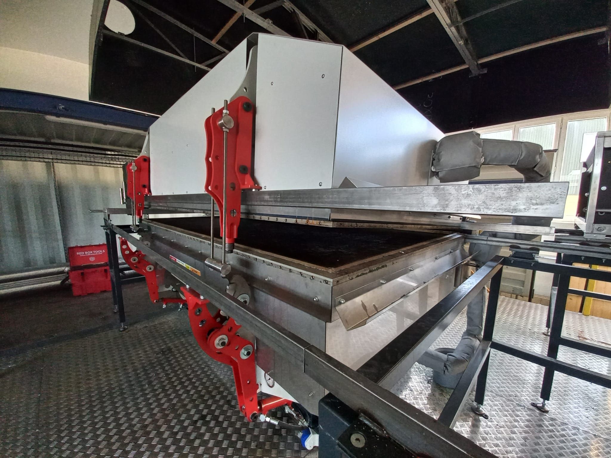 Mobile production factory - platemaker closed Mobile production factory - platemaker closed
